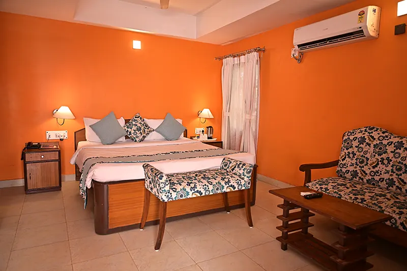 Mukutmonipur-Superior-Lakeview-Room01